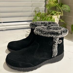 Khombu Black Winter Boots with Faux Fur Trim